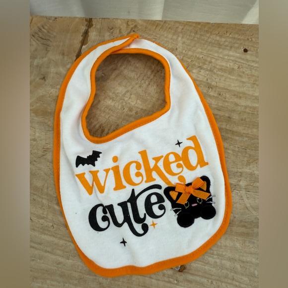 Baby Girl Halloween Outfit Set “Wicked Cute” Bib, Cat Bow Headband, Socks NWOT - Picture 3 of 7